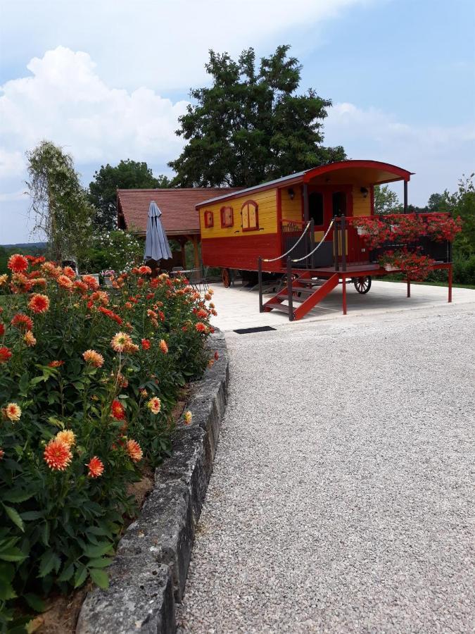 Vila La Roulotte De Bourgogne Brianny Exteriér fotografie